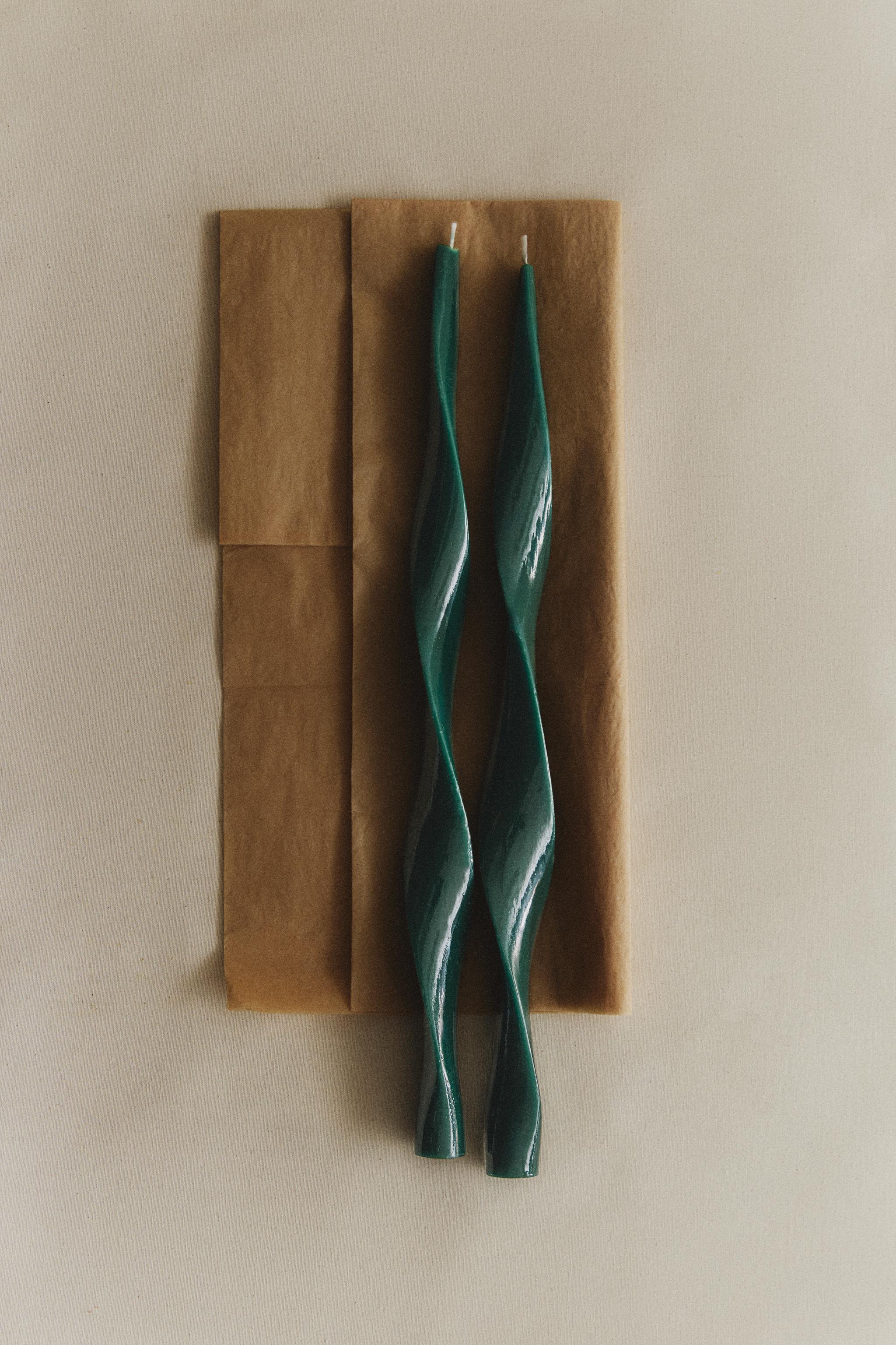 SET OF CHRISTMAS SPIRAL CANDLES (SET OF 2)